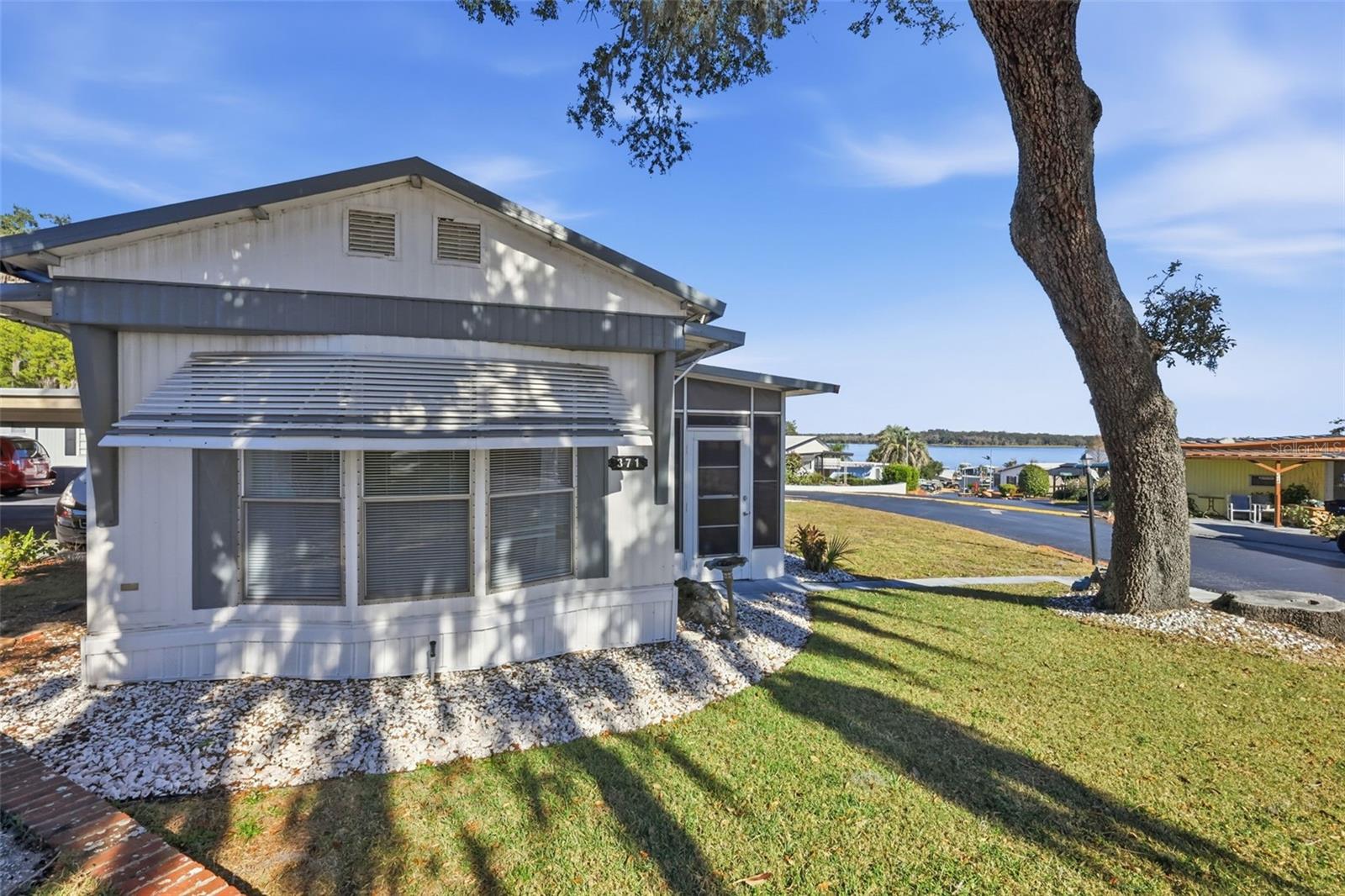 Listing photo 1 for 3896 Picciola Rd ##371