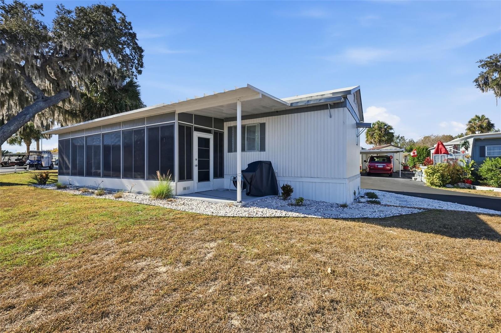 Listing photo 3 for 3896 Picciola Rd ##371