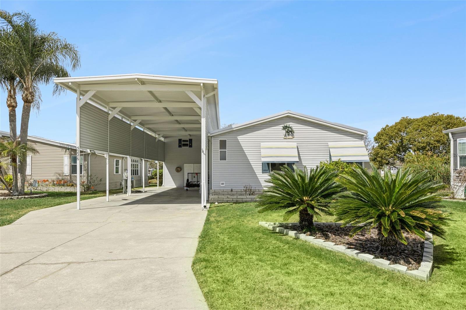 Listing photo 2 for 5226 Island View Cir N