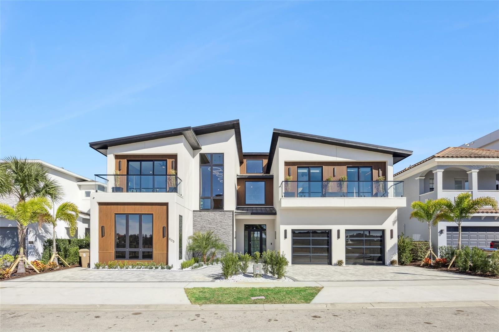 805 GOLDEN BEAR DRIVE
