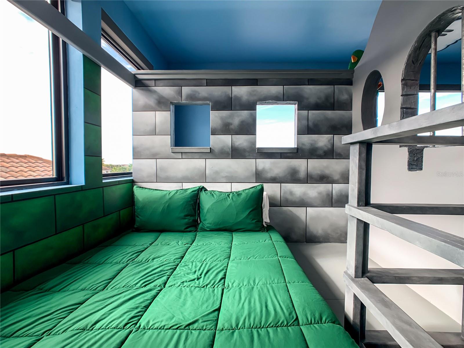 Photo 10