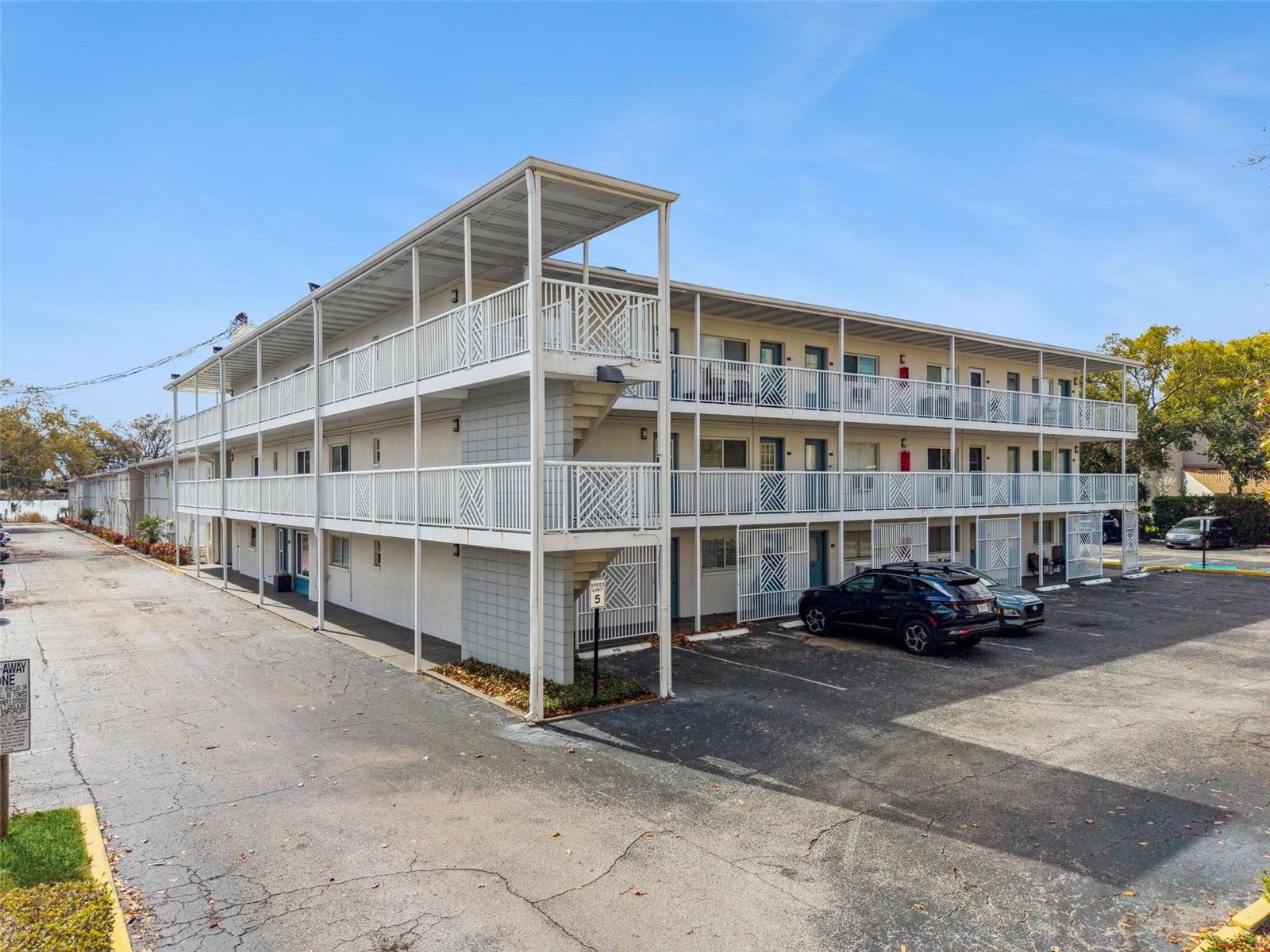 320 LAKEVIEW STREET Unit 108