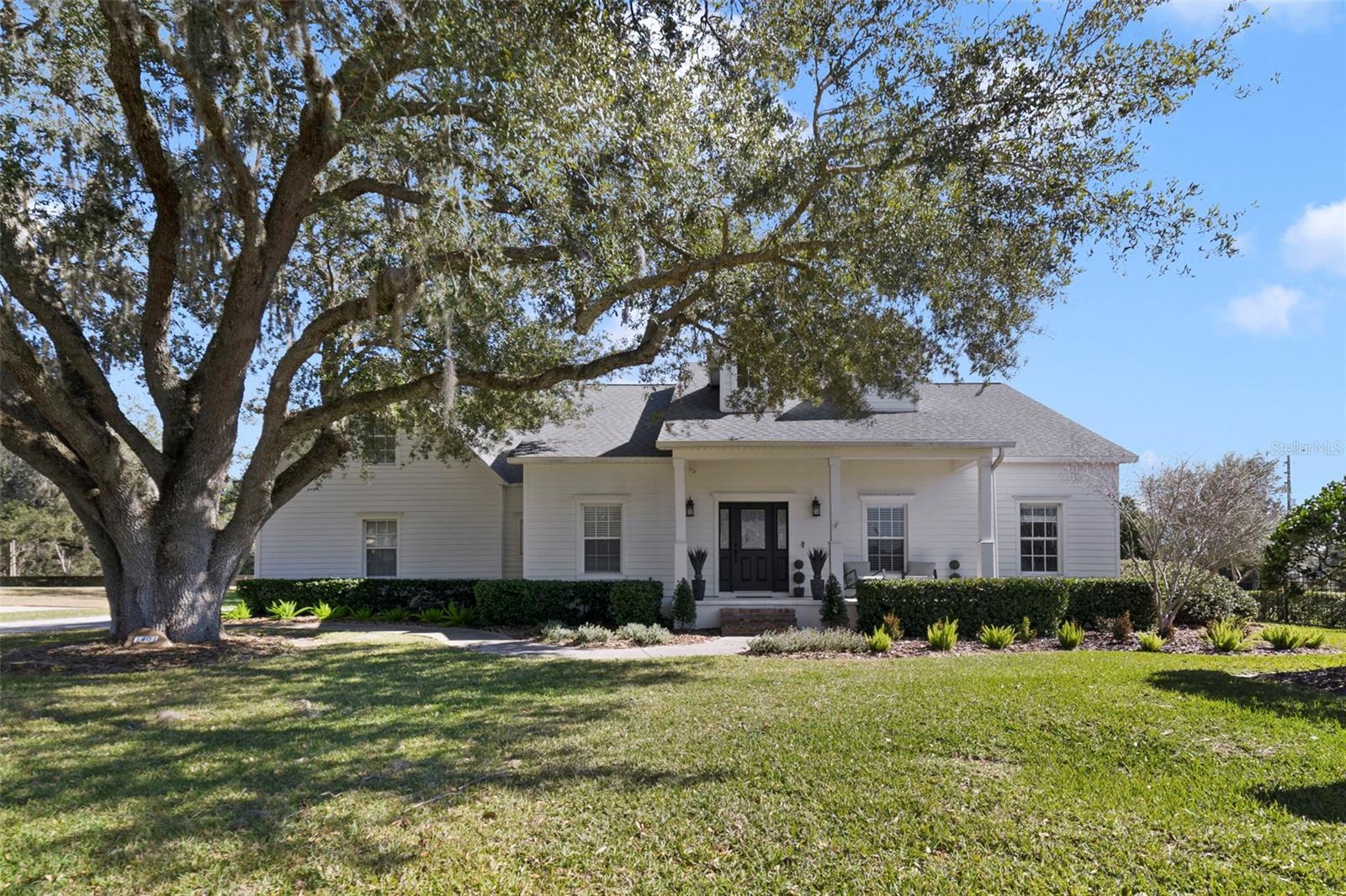 1401 HIDDEN OAKS BEND