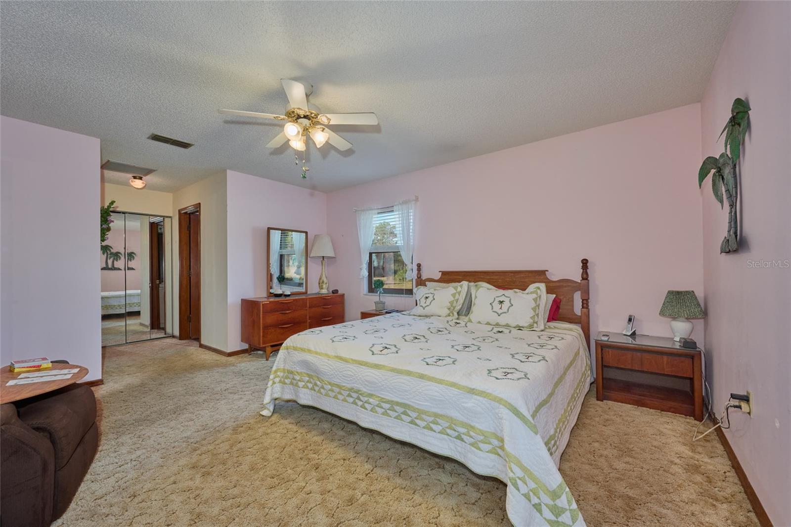 Listing photo 3 for 4220 Oleander Dr
