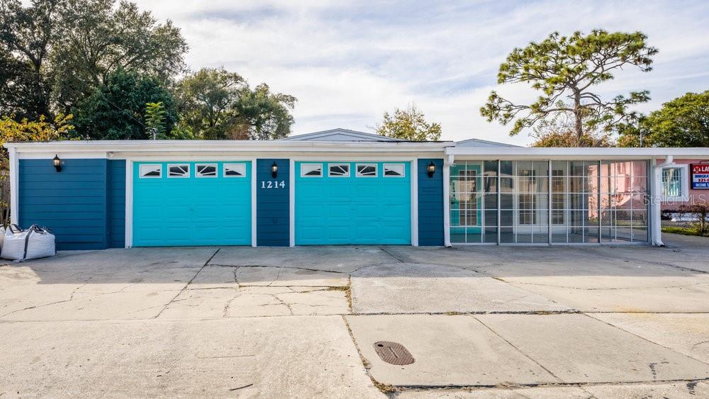 1214 N PINE HILLS ROAD