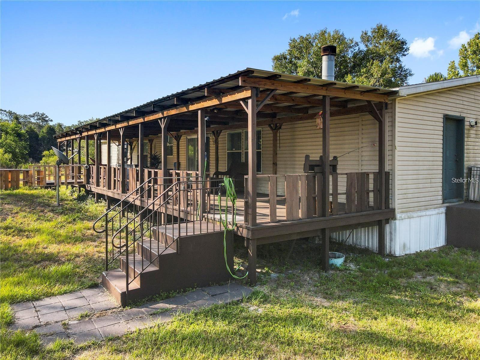 Listing photo 2 for 13921 Pine Meadow Rd