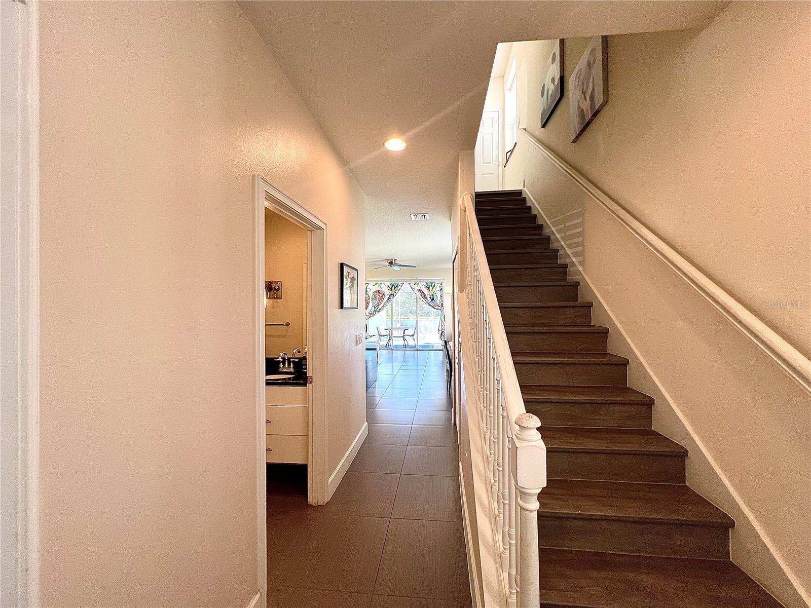 Listing photo 3 for 17407 Placidity Ave