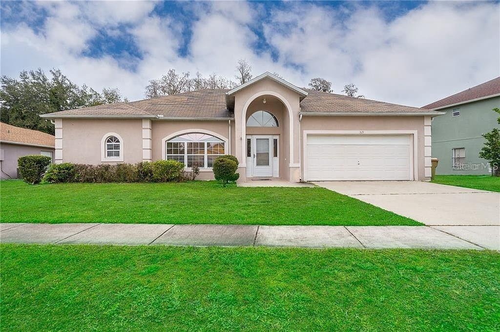 Listing photo 1 for 519 Pinehurst Cv