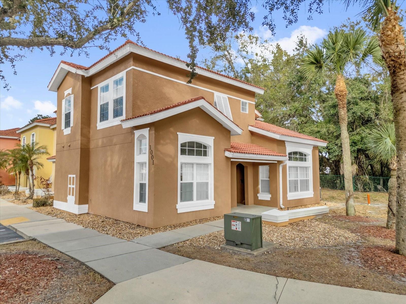 1001 PARK RIDGE CIRCLE