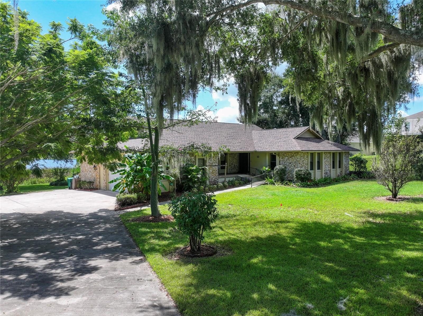 Listing photo 2 for 13 Hermosa Dr