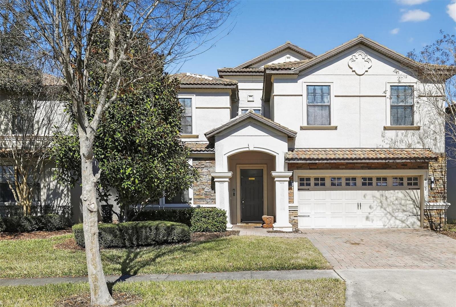 9107 EL CARO LANE
