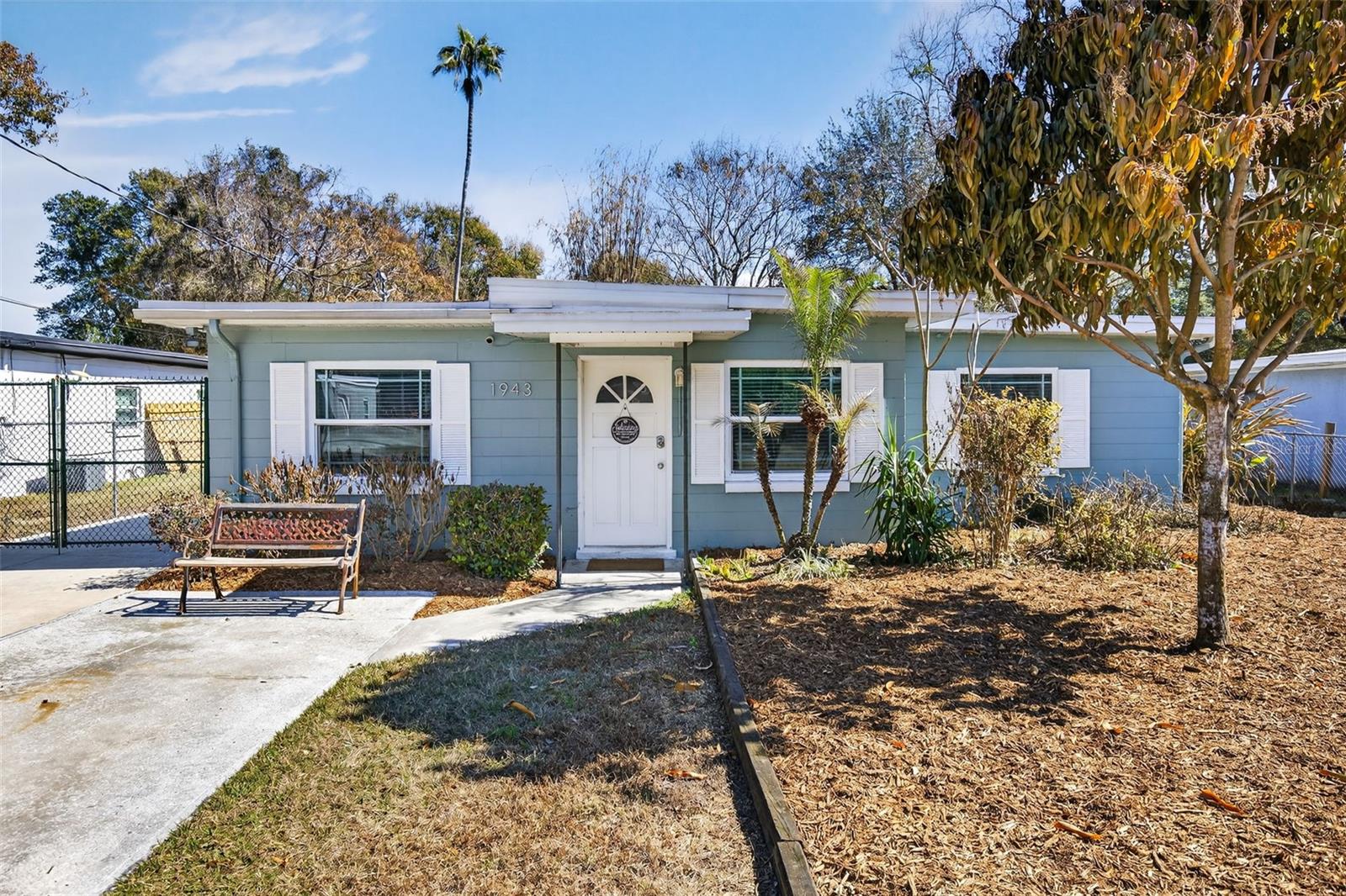 1943 CLOVERLAWN AVENUE