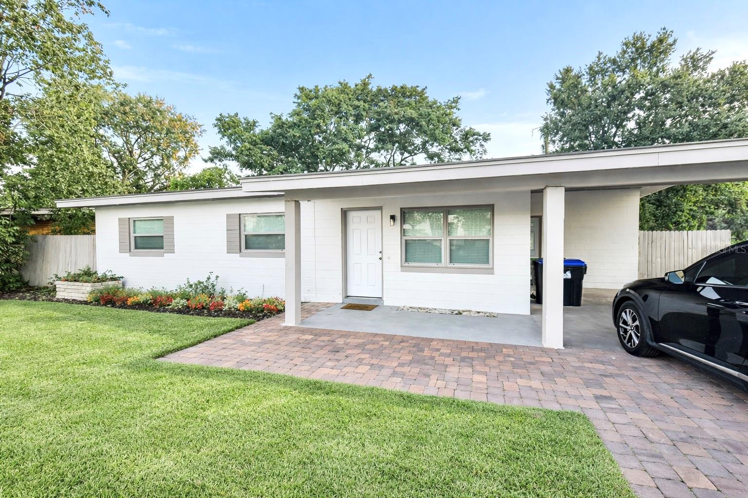 Listing photo 1 for 4314 Silver Star Rd
