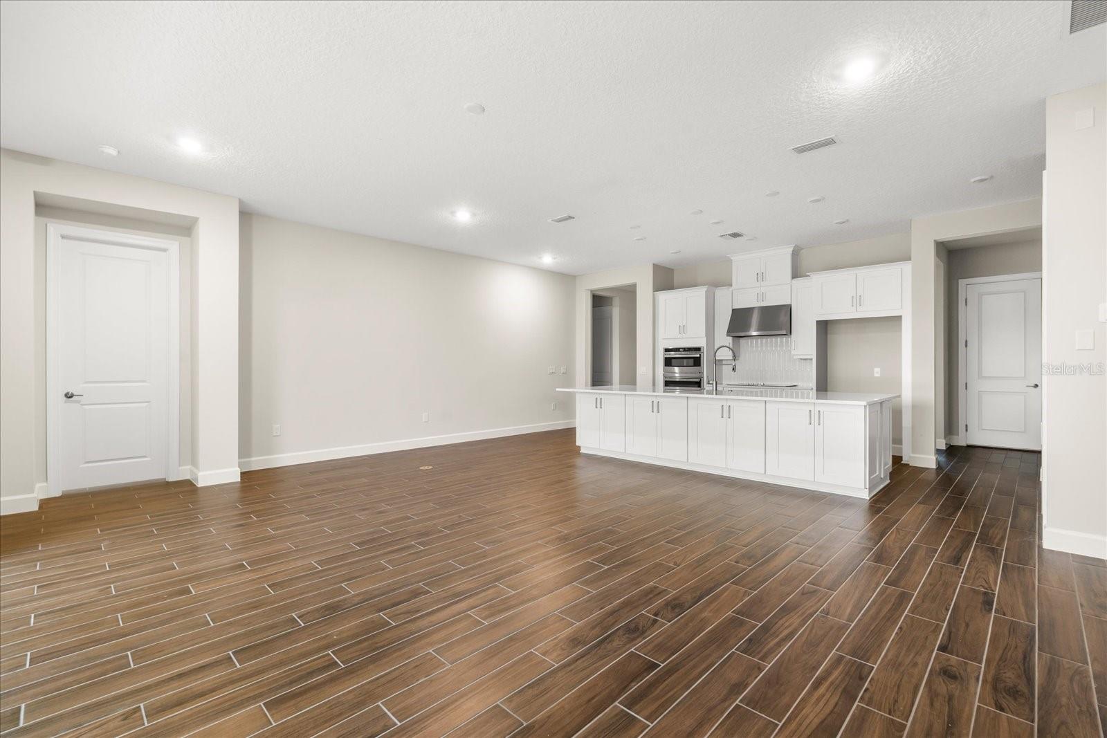 Listing photo 2 for 5683 Nevis Ter