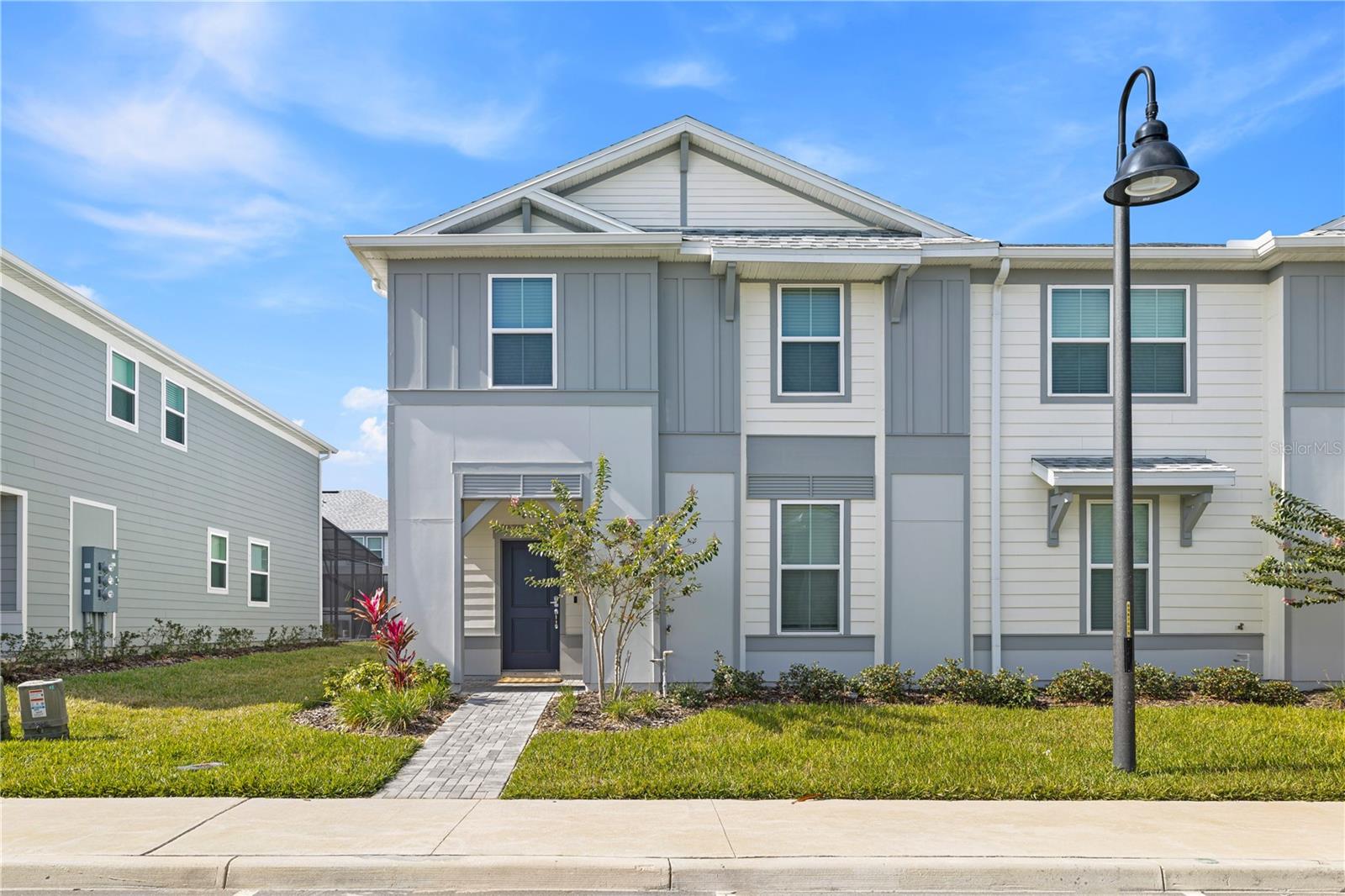 1277 BLUE ISLAND DRIVE