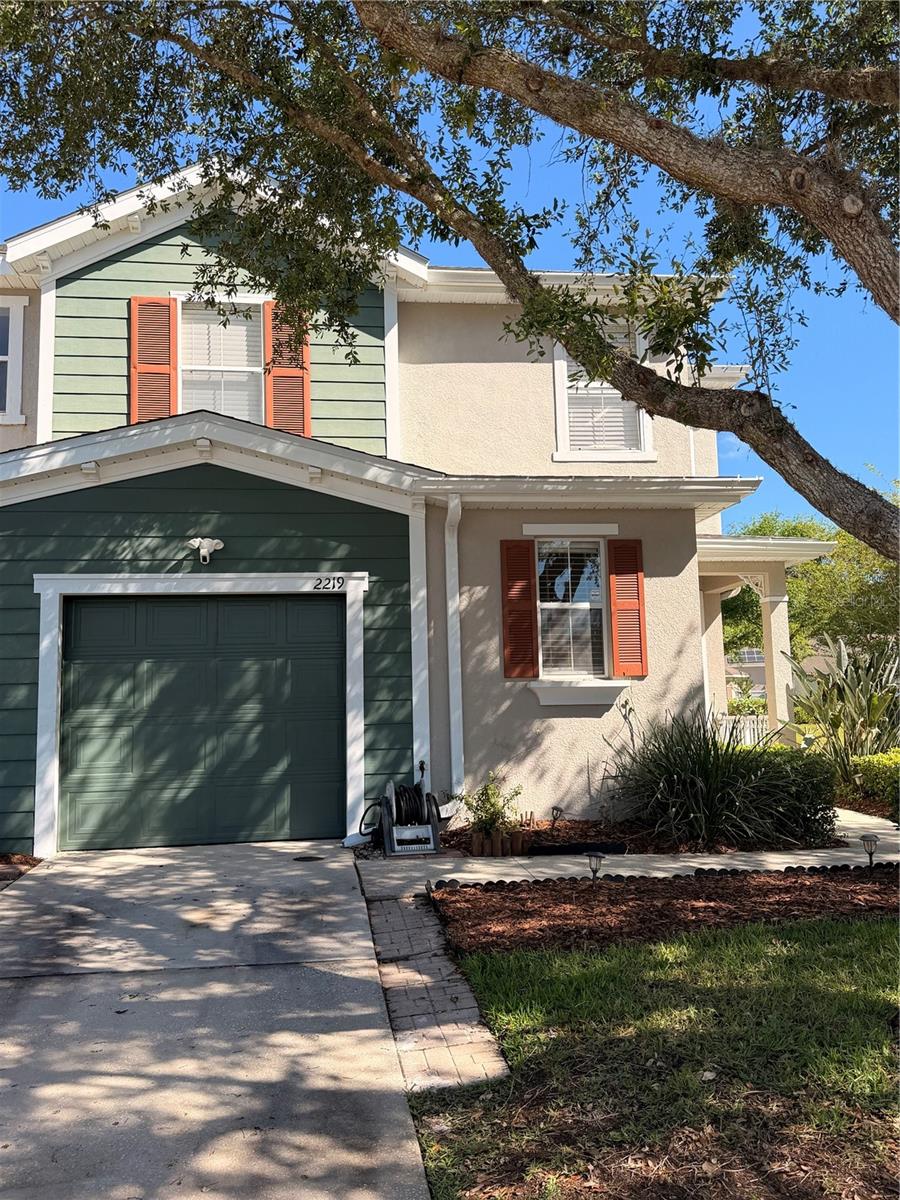 Listing photo 1 for 2219 Pico Ln