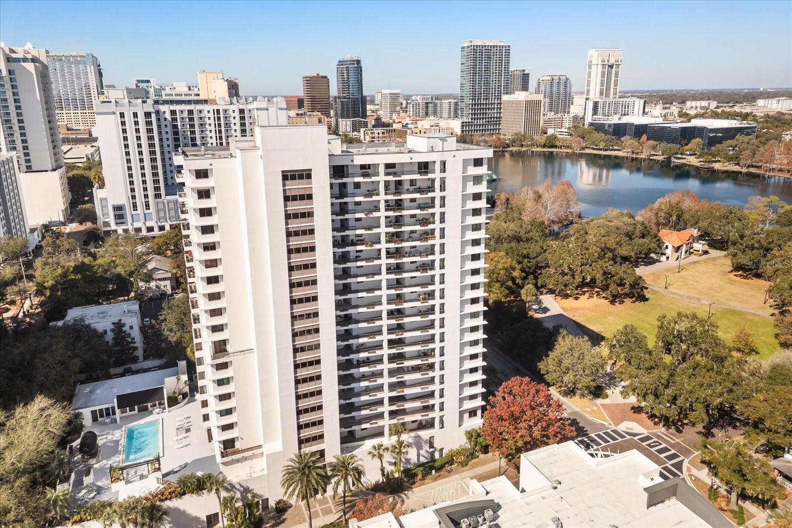 Listing photo 3 for 530 E Central Blvd #1901