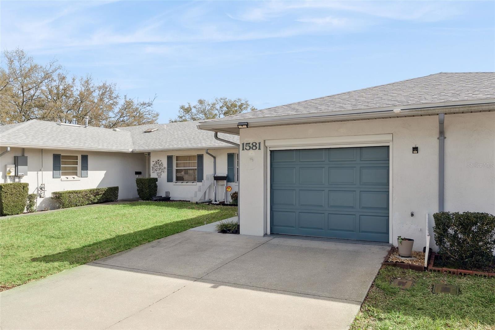 Listing photo 2 for 1581 Oakview Cir Se
