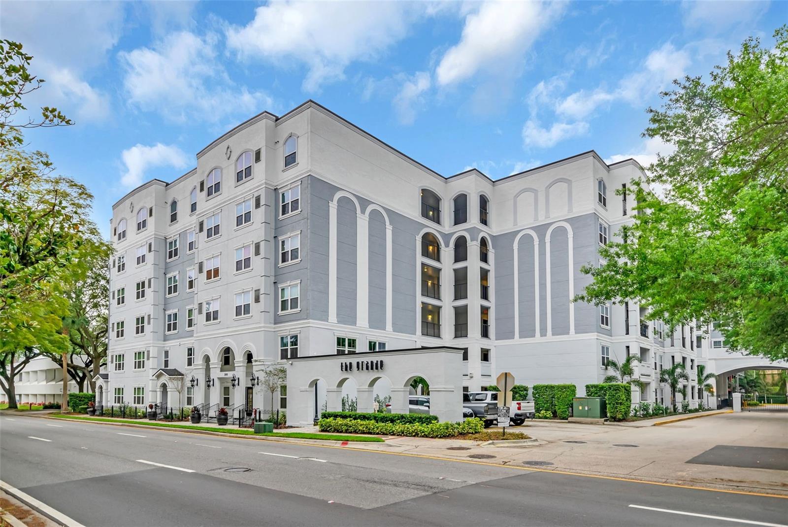 300 E SOUTH STREET Unit 2006