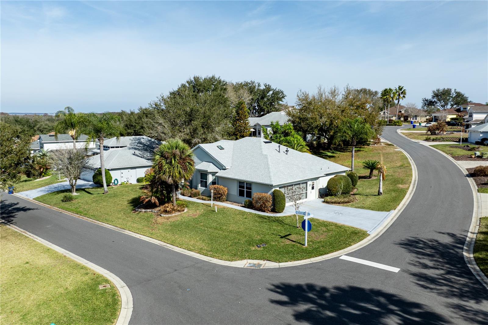 Listing photo 2 for 5732 Freeport Dr