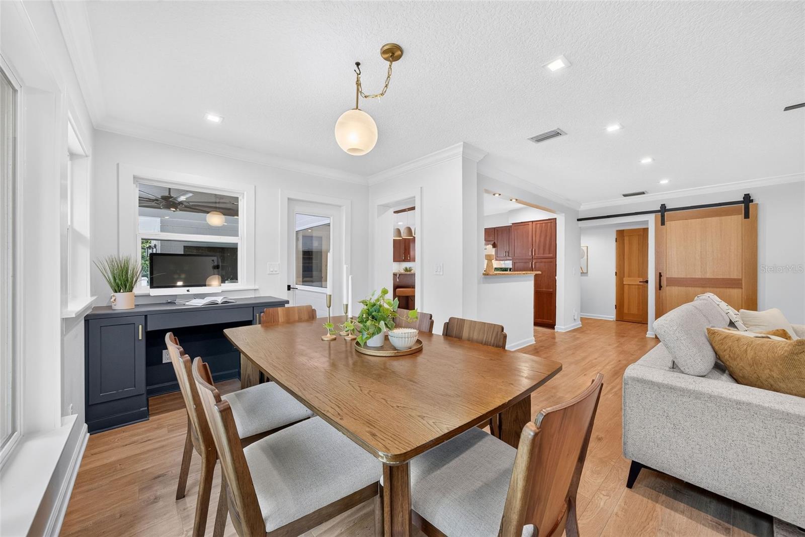 Photo 34