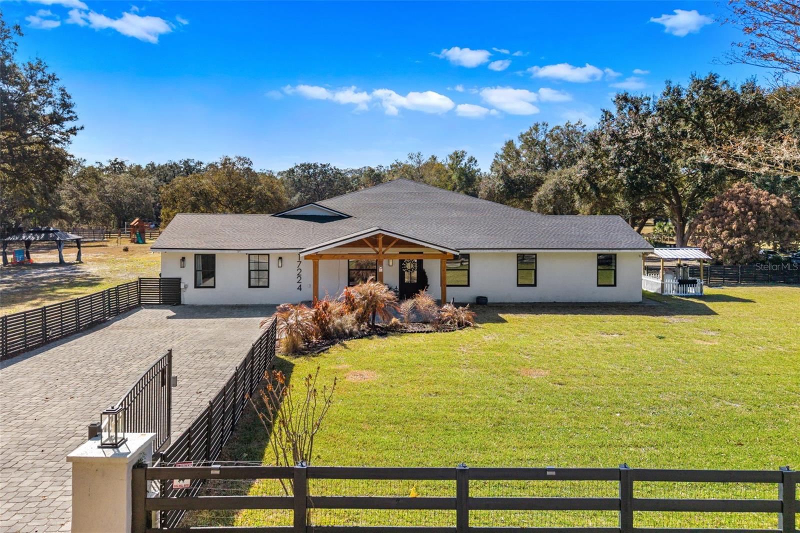 17224 OLD COUNTRY LANE
