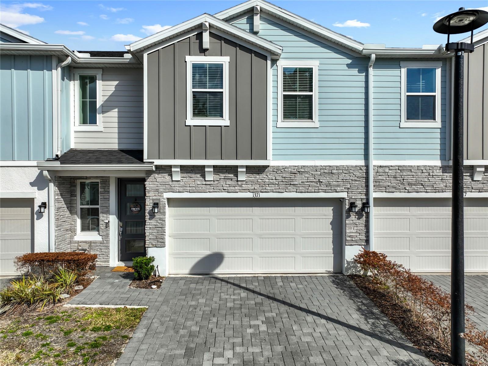 Listing photo 1 for 1371 Captiva Cv