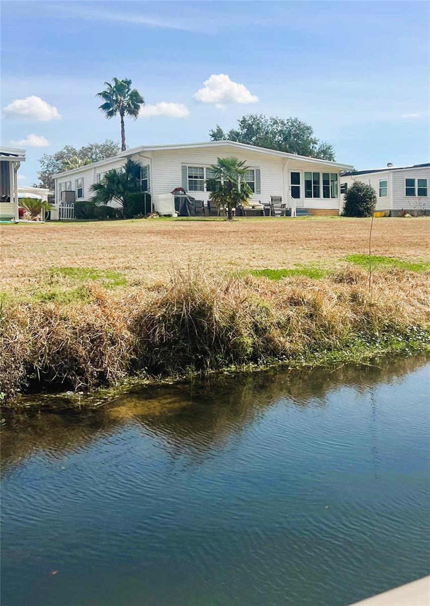 Listing photo 2 for 106 Palo Verde Dr
