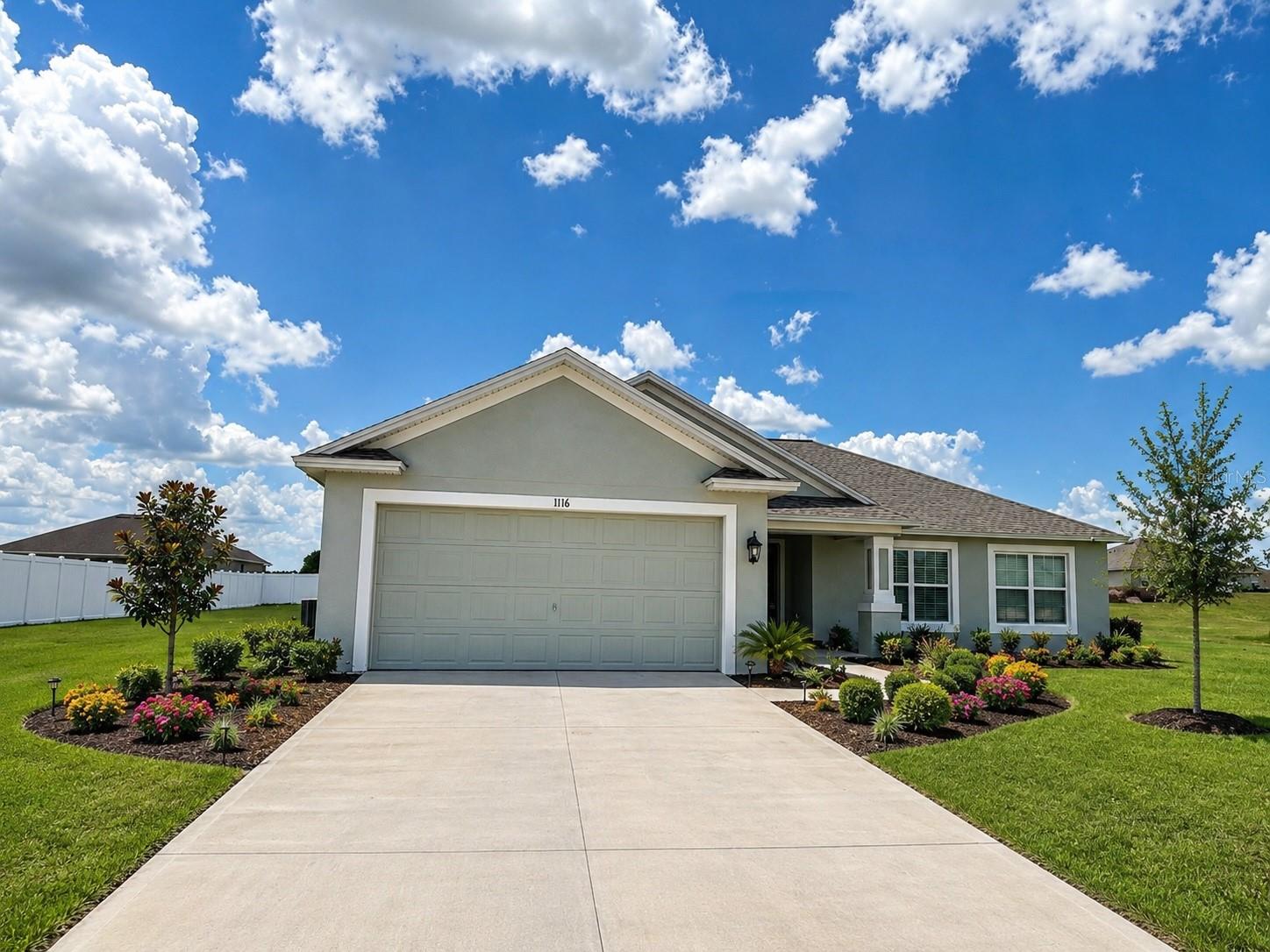 Listing photo 2 for 1116 Caloosa Ridge Way