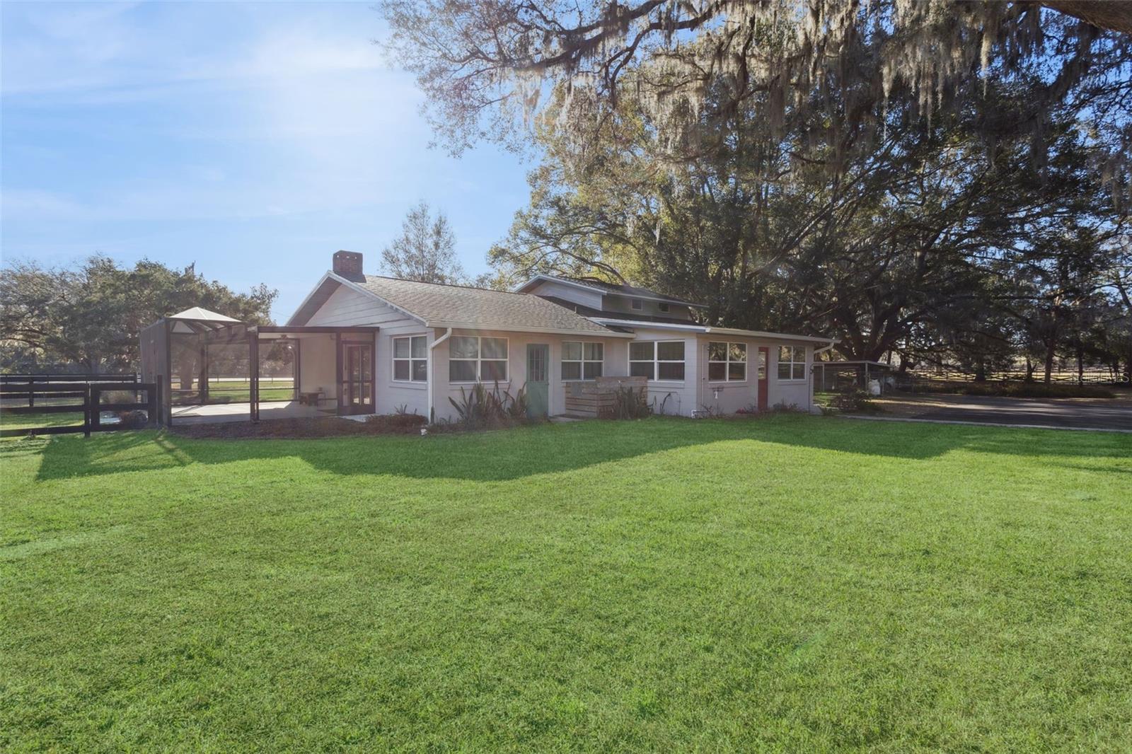 Listing photo 3 for 43411 State Road 19