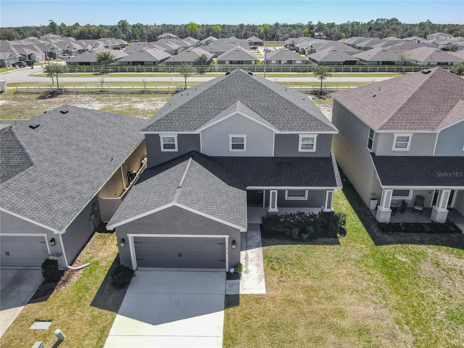 Listing photo 2 for 1015 Corso Dr