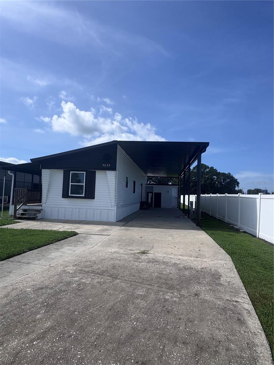 Listing photo 2 for 5035 Southshore Dr