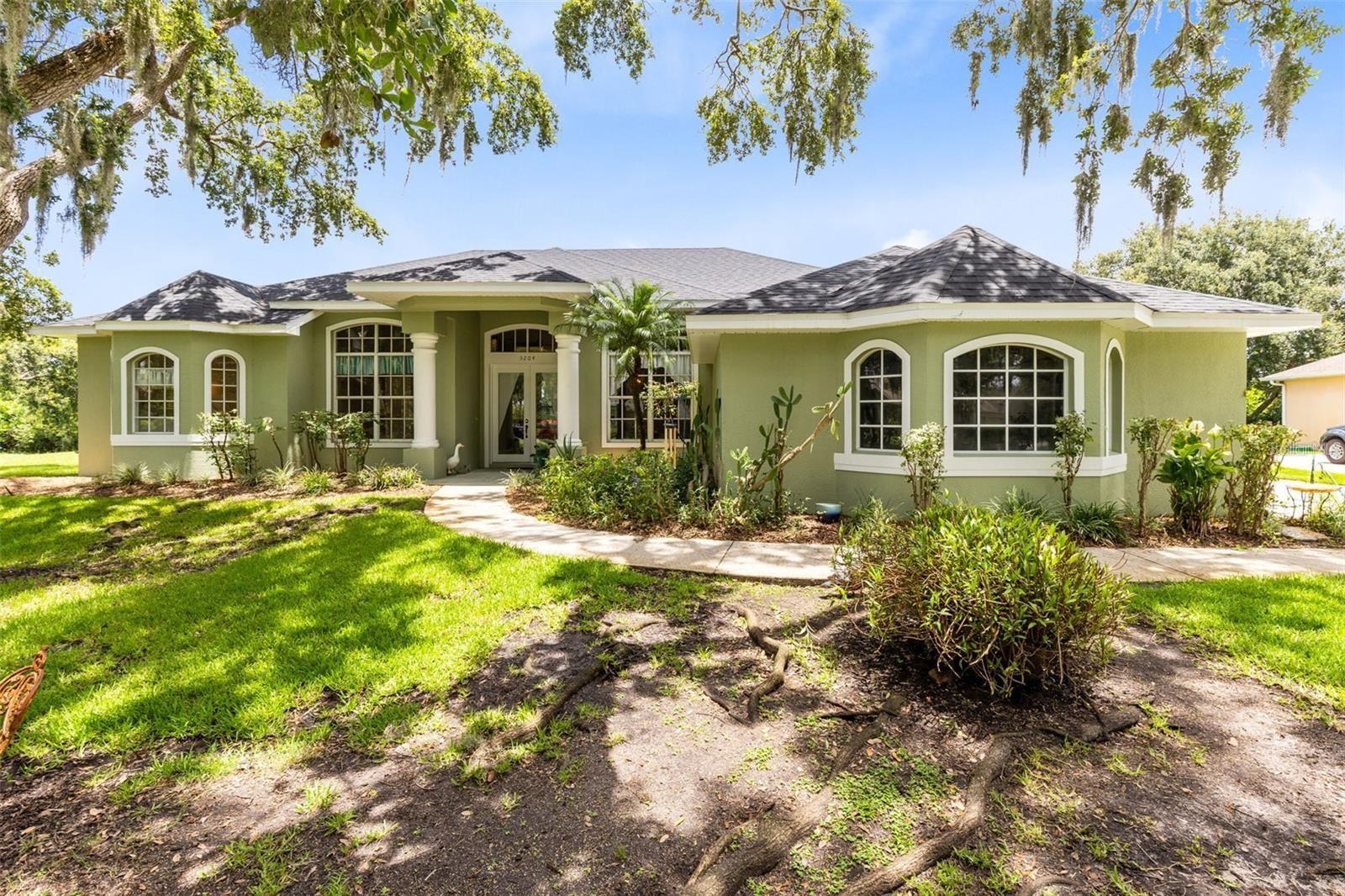 5204 HAMMOCK POINTE COURT