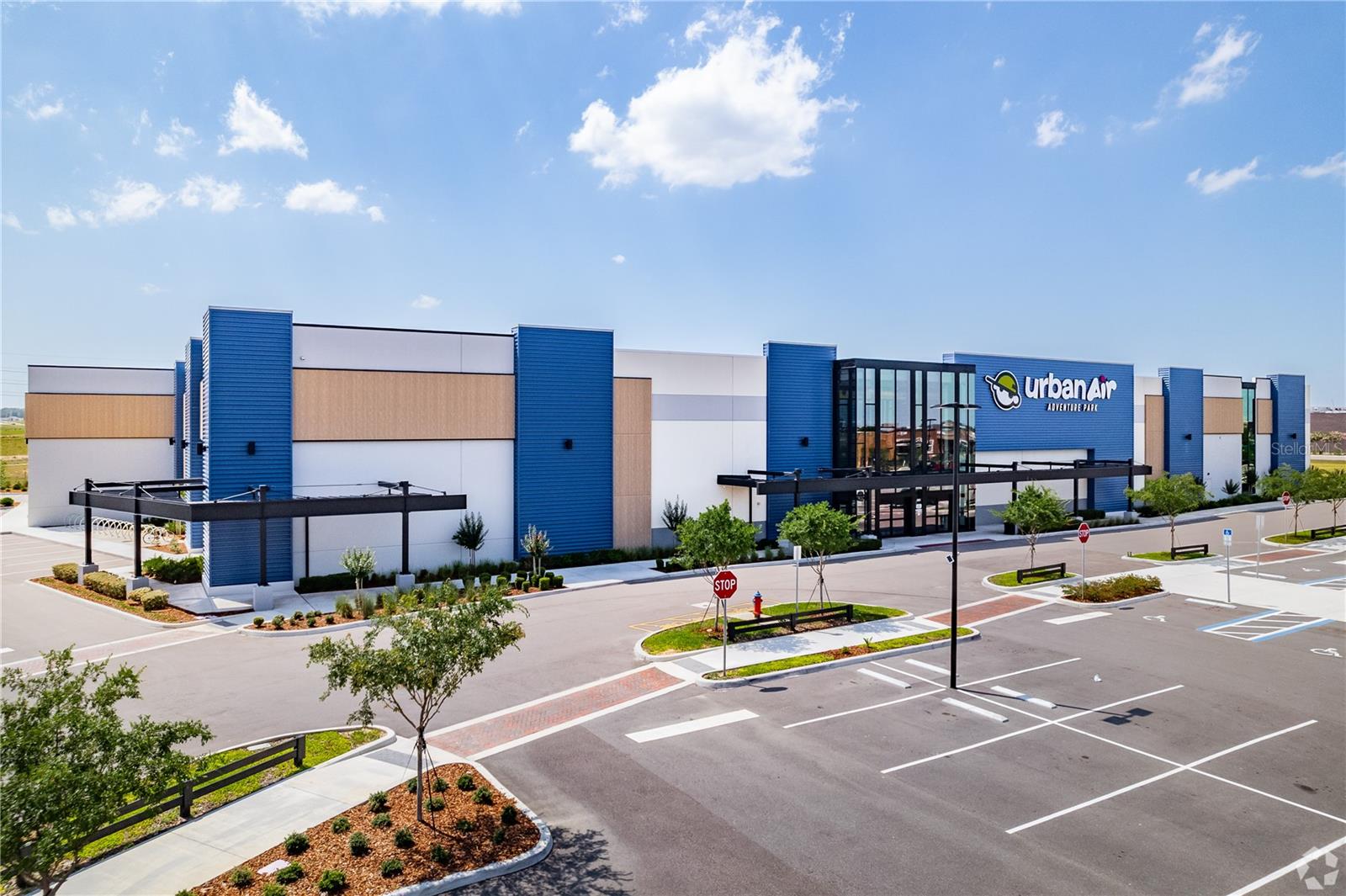 5758 HAMLIN GROVES TRL