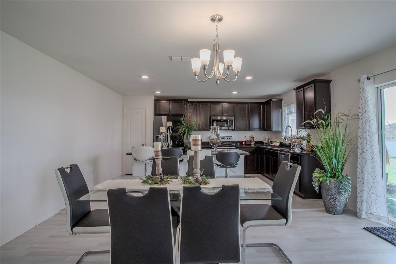 Listing photo 3 for 605 Sarner Pass Way