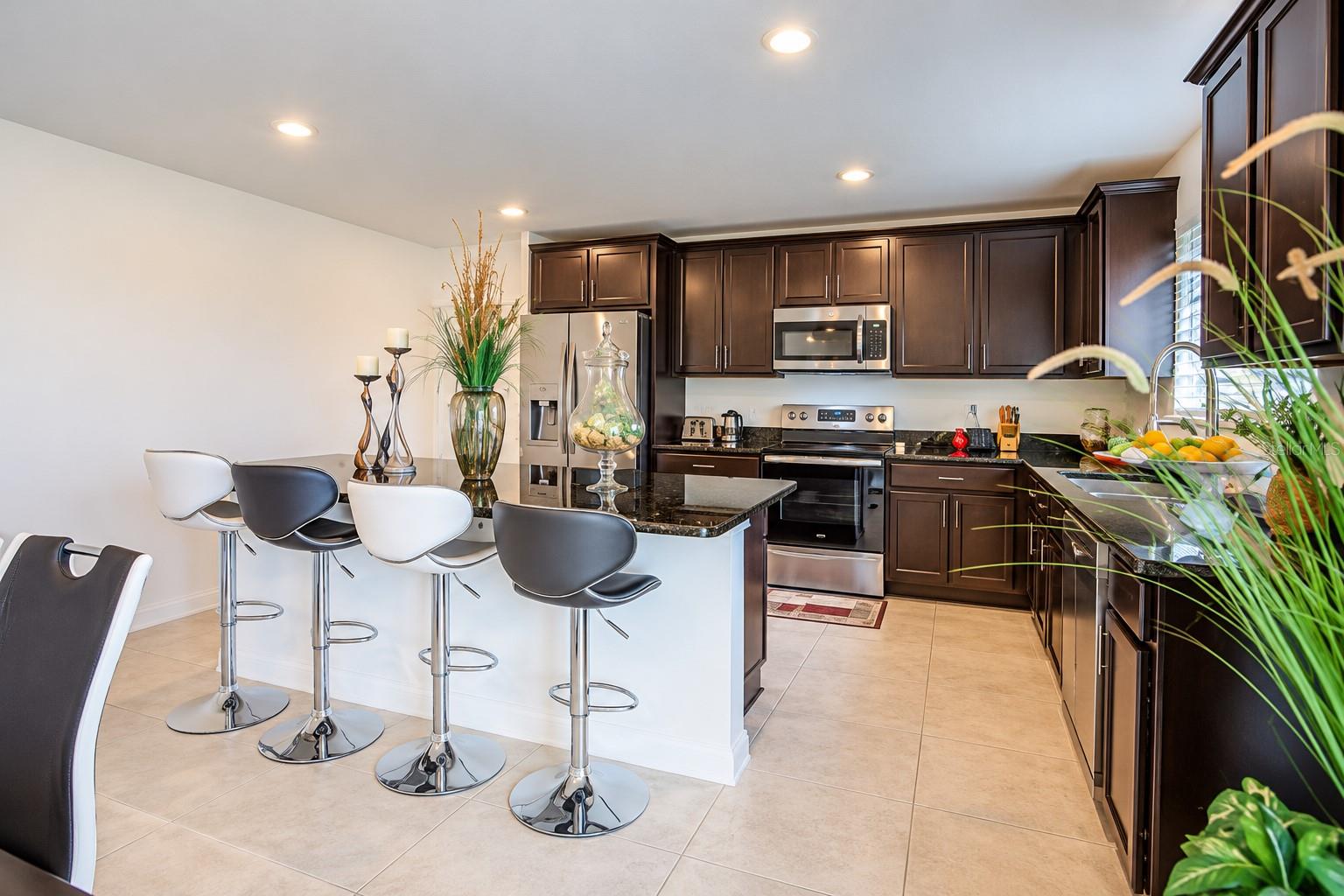 Listing photo 2 for 605 Sarner Pass Way