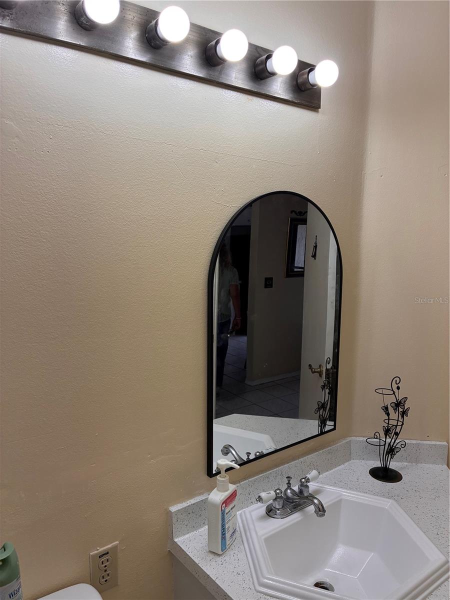 Photo 33