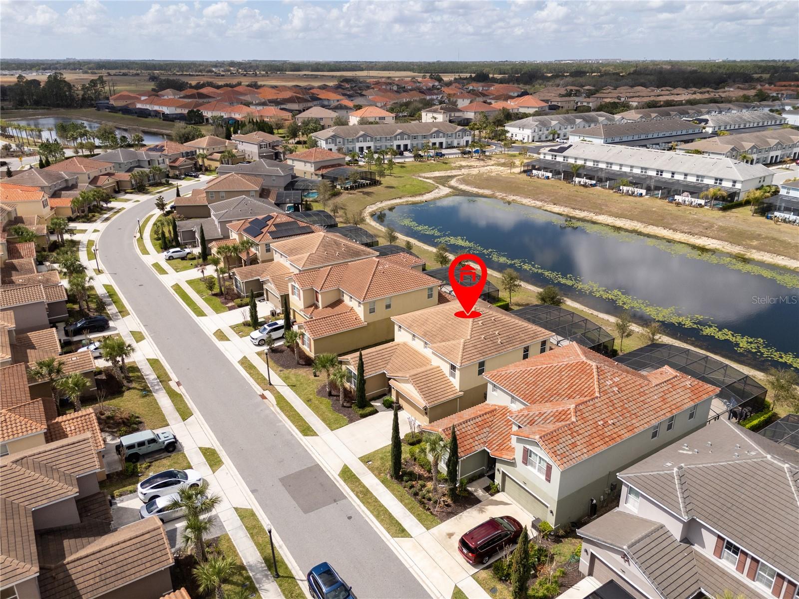 Listing photo 3 for 7560 Oakmoss Loop