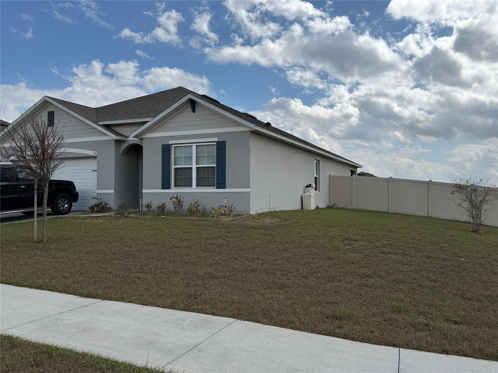 Listing photo 1 for 530 Auburn Grove Ter
