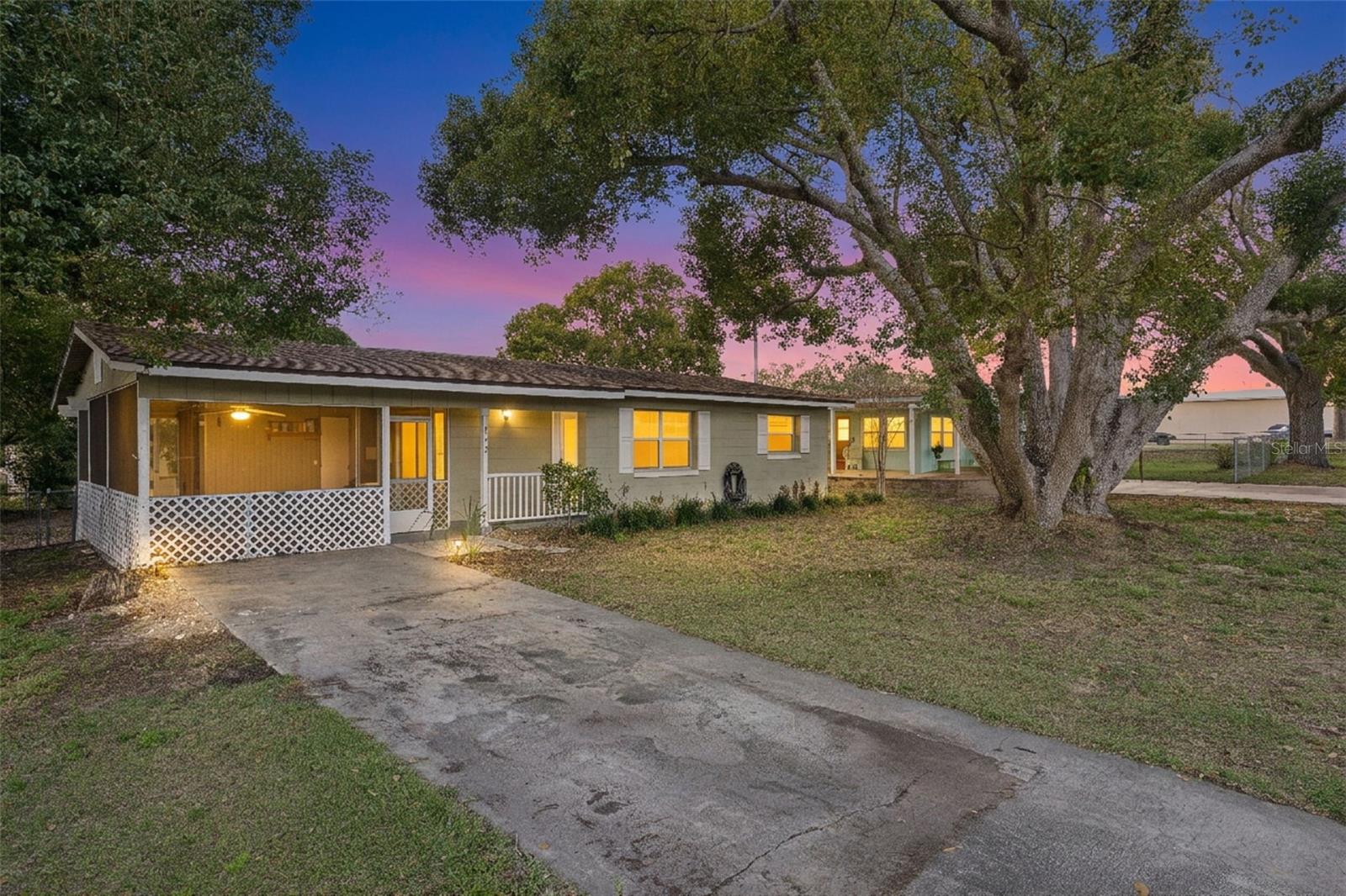 Listing photo 1 for 902 S Galena Ave