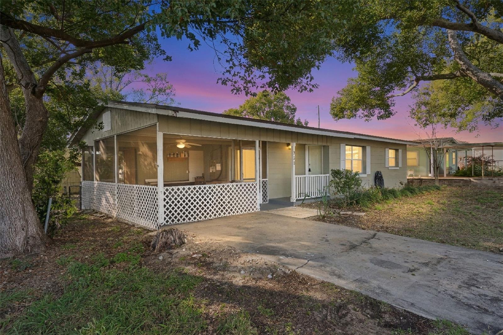 Listing photo 2 for 902 S Galena Ave