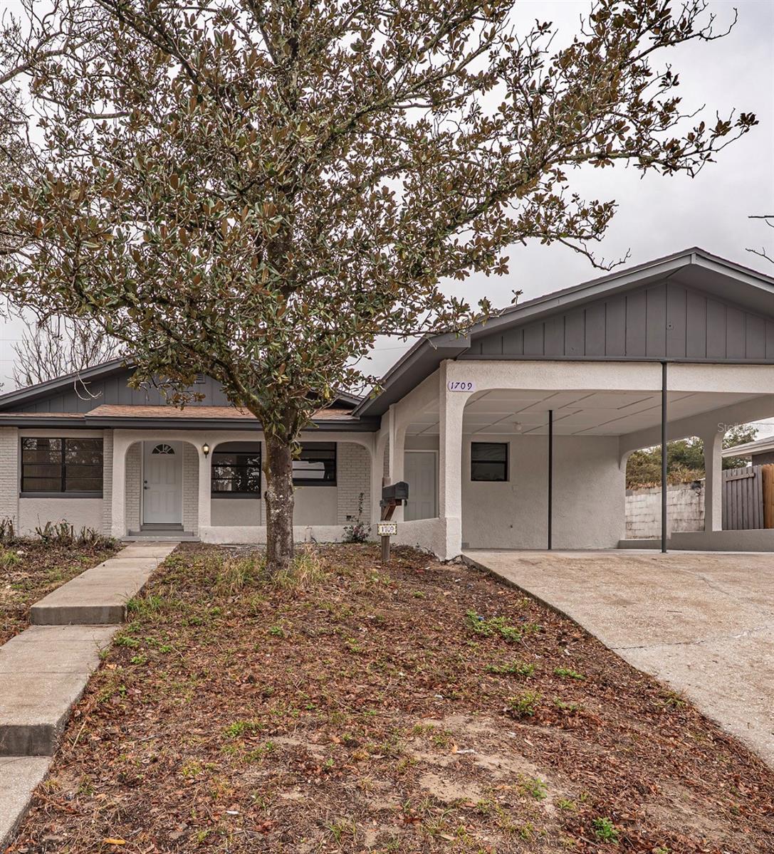 1709 LAKE LORINE DRIVE