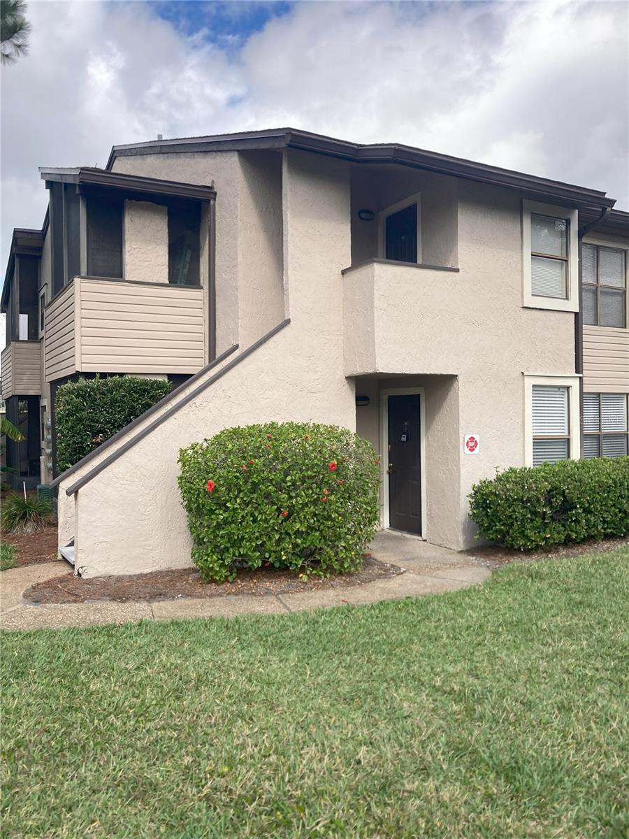 Listing photo 1 for 2918 Antique Oaks Cir #25