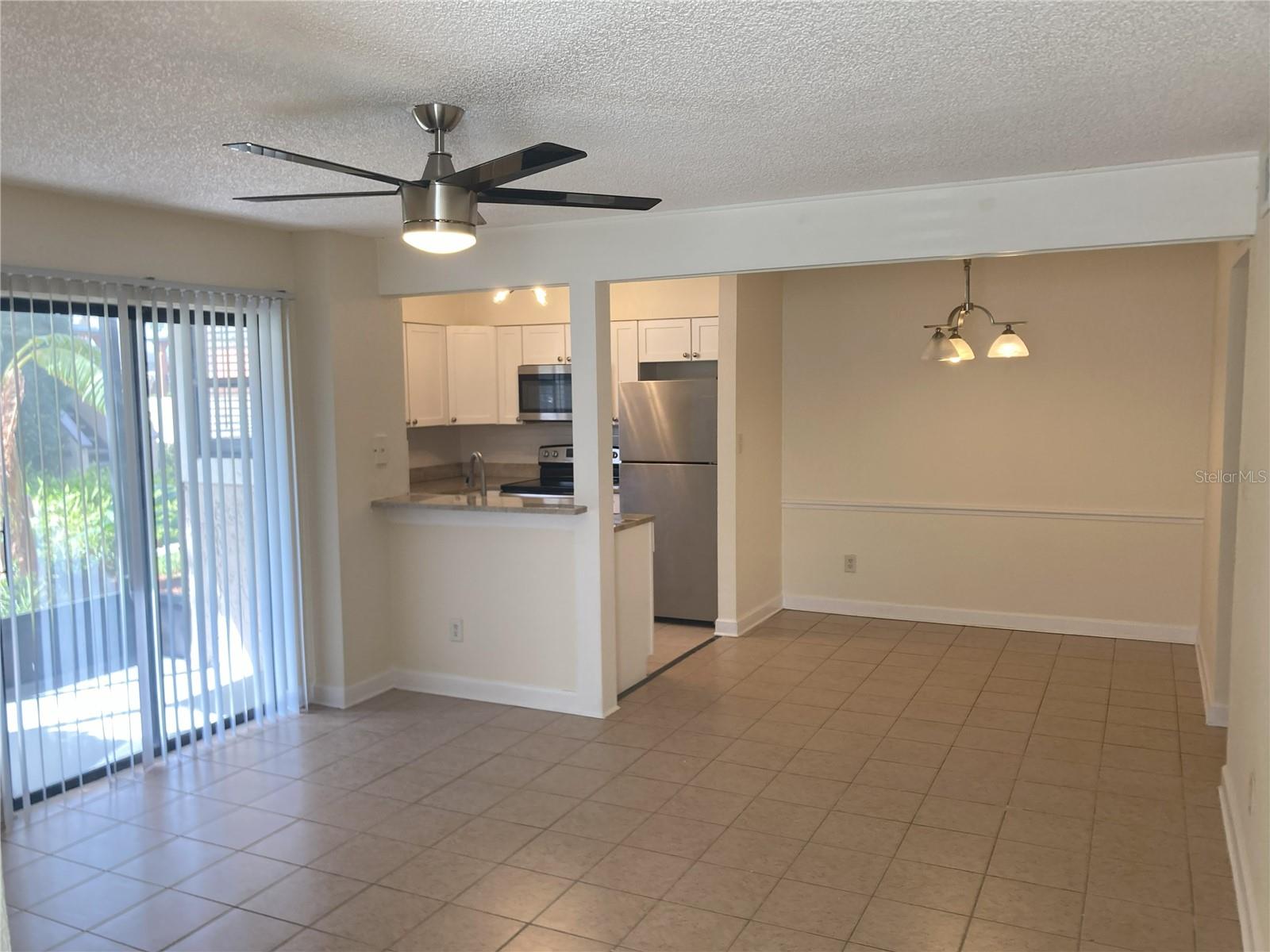 Listing photo 2 for 2918 Antique Oaks Cir #25