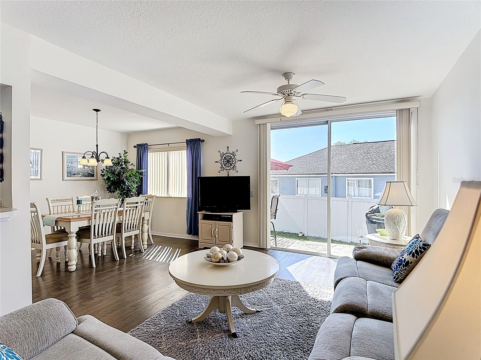 Listing photo 2 for 565 Orchid Dr