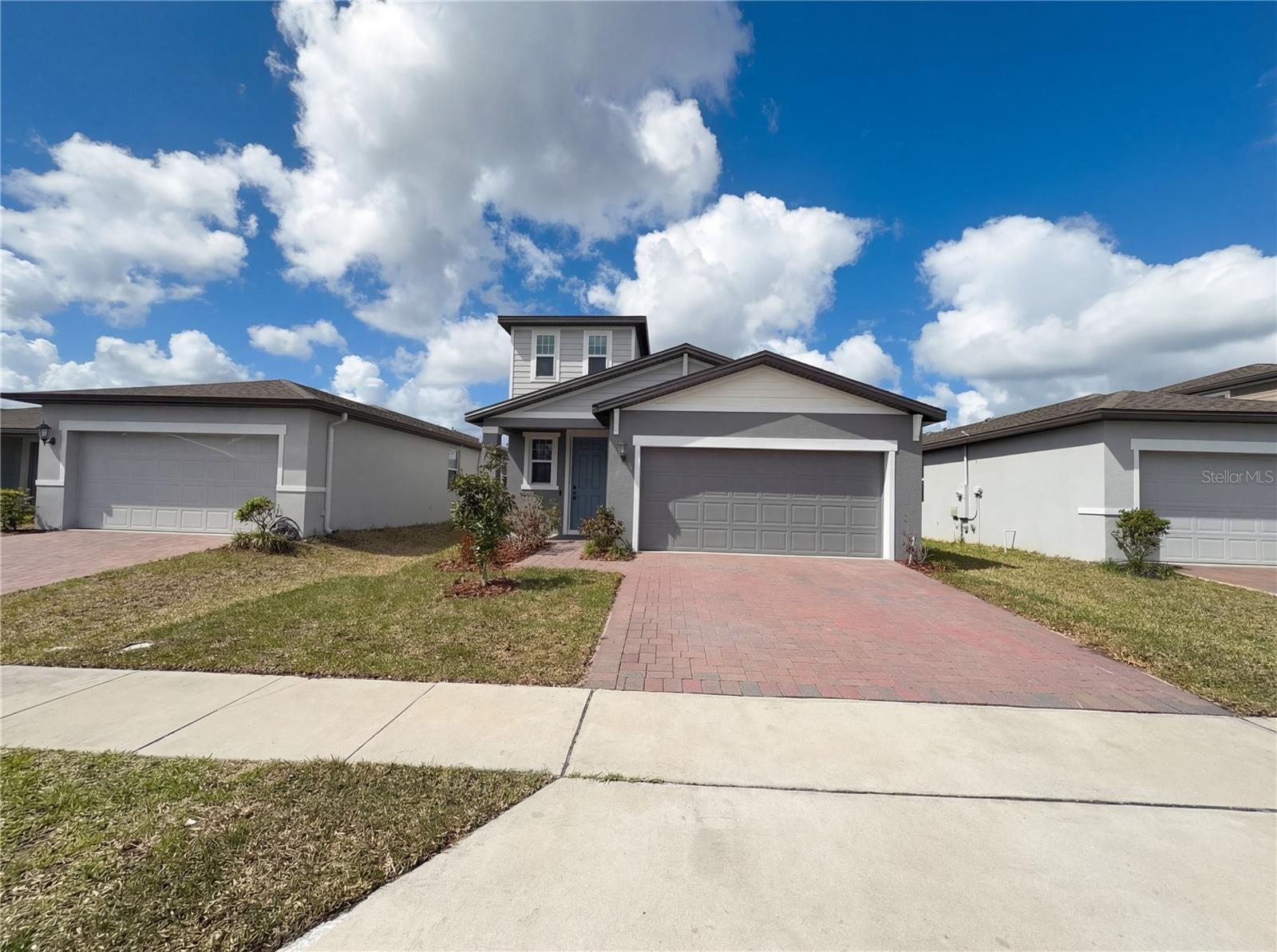 Listing photo 1 for 3092 Bella Vista Dr