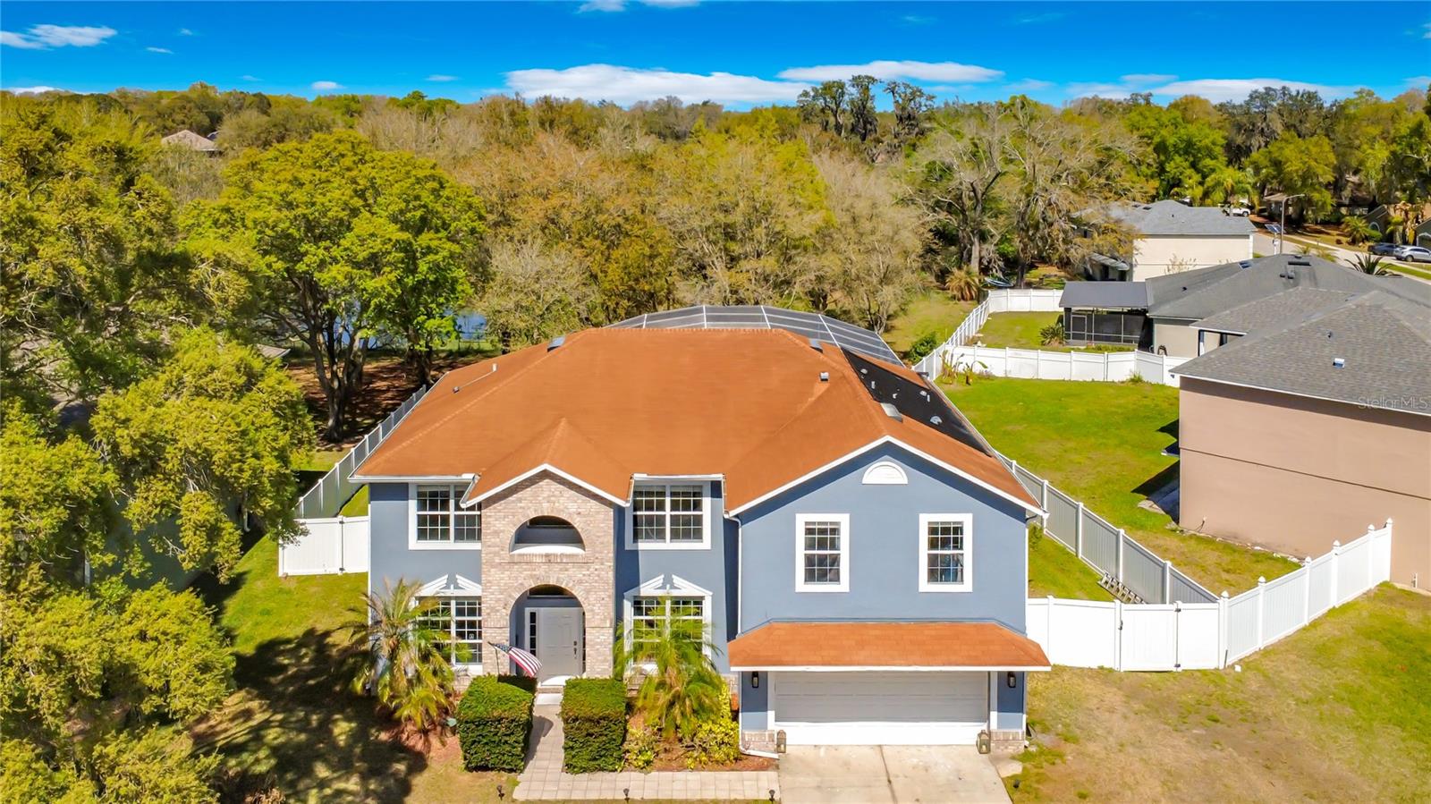 2048 APPLEGATE DRIVE