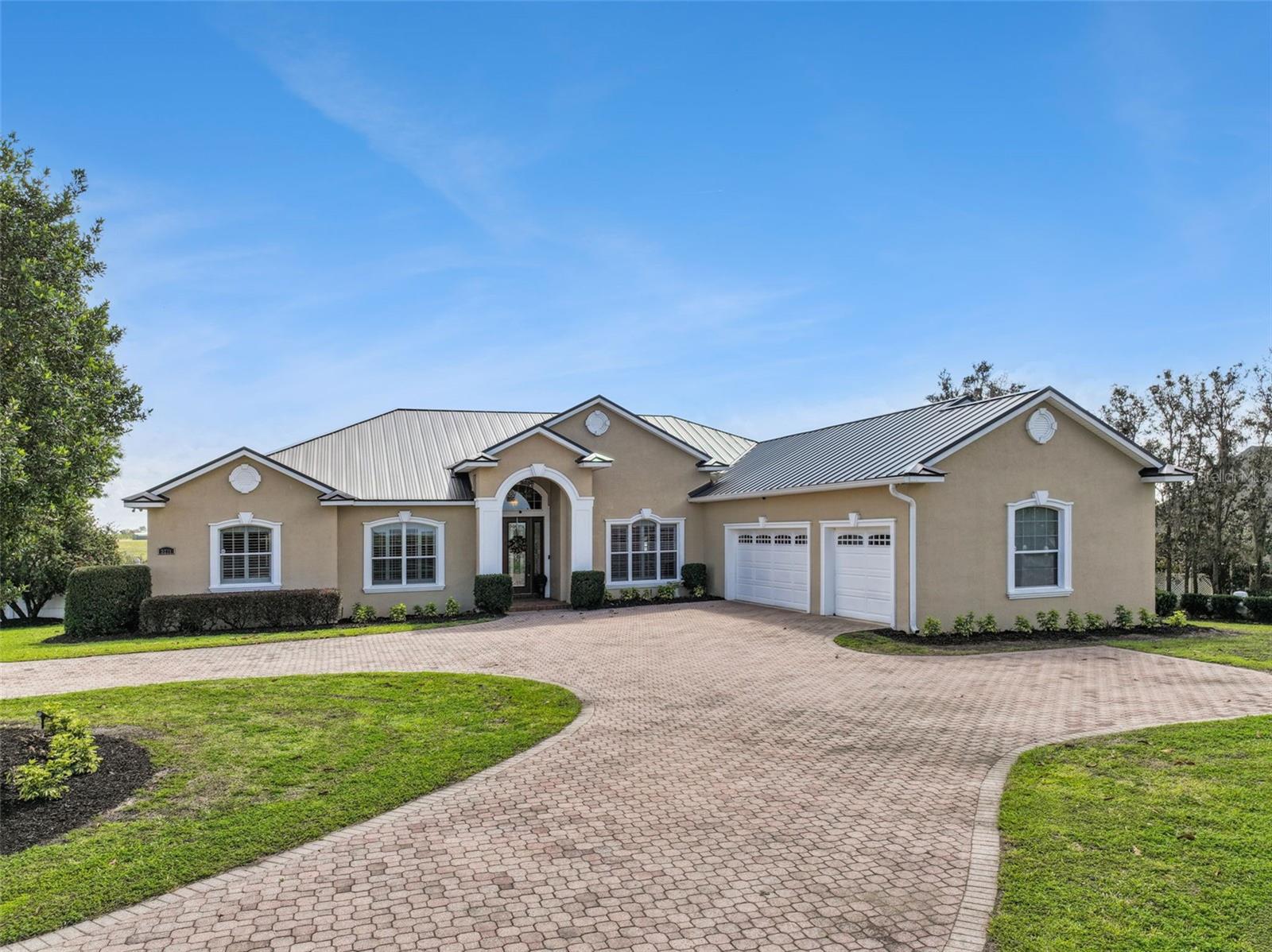 Listing photo 1 for 3231 Harbor Beach Dr