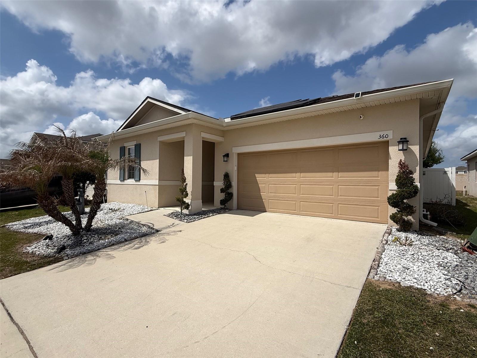 Listing photo 2 for 360 Buchannan Dr