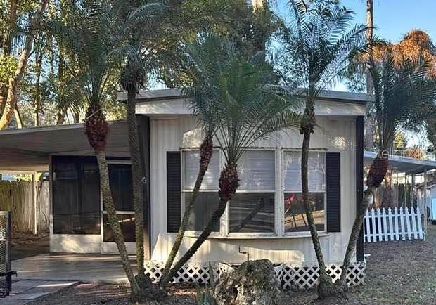 Listing photo 1 for 212 Sunset Dr
